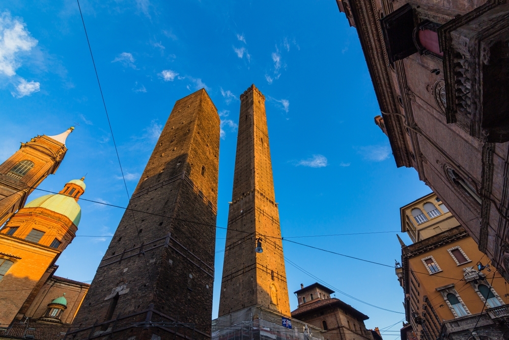Средневековой башне Гаризенда в Болонье не дадут упасть