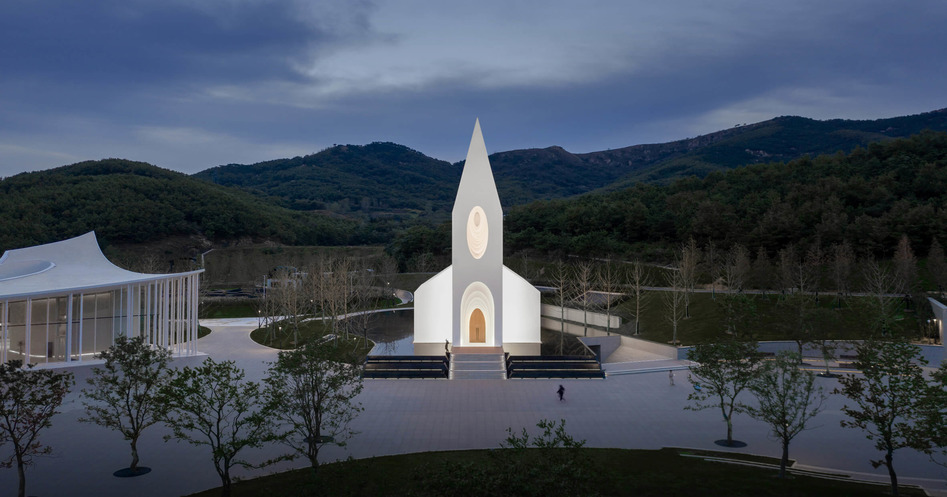 Церковь-ракета в Циндао