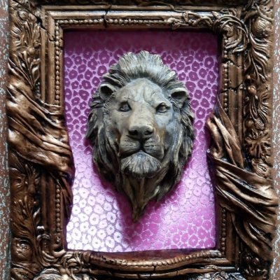 Sculptural composition portrait of a Lion