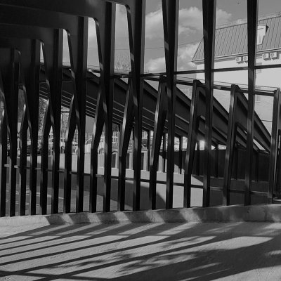 Chaos seeks to gain structure in order to lose order.