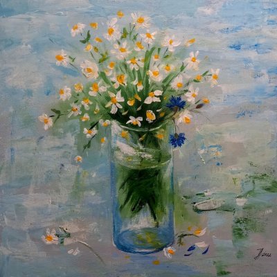 Daisies in a glass