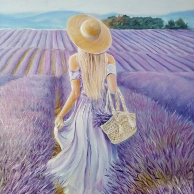 The girl on the lavender field