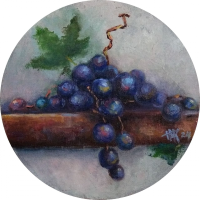 A bunch of black grapes